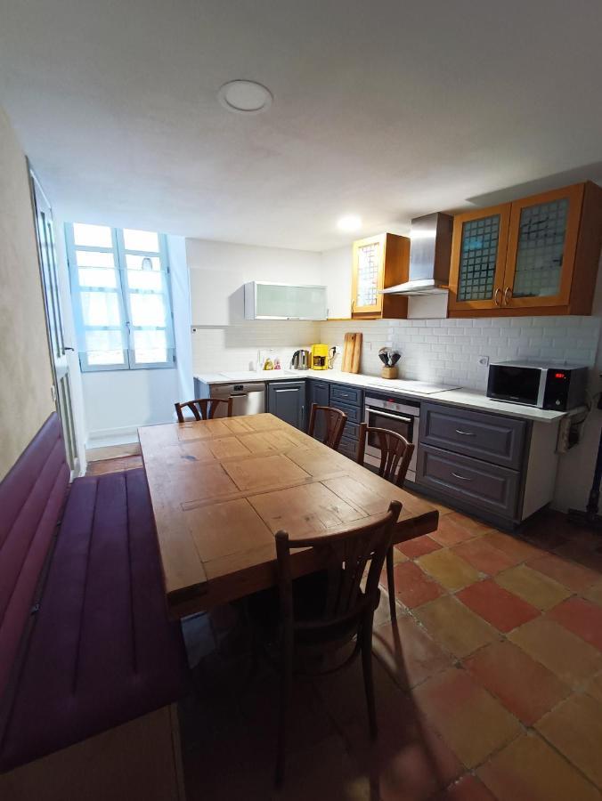 La Maison De La Traverse Saint-Guilhem-le-Desert Exterior photo