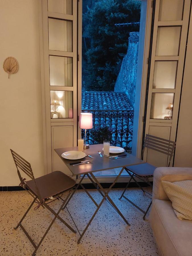 La Maison De La Traverse Saint-Guilhem-le-Desert Exterior photo